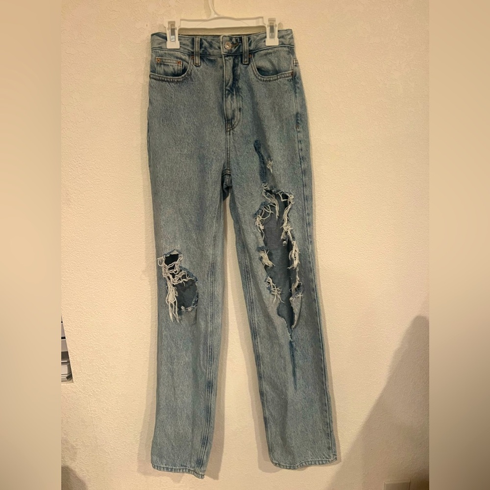 Ripped blue jeans 😋😋